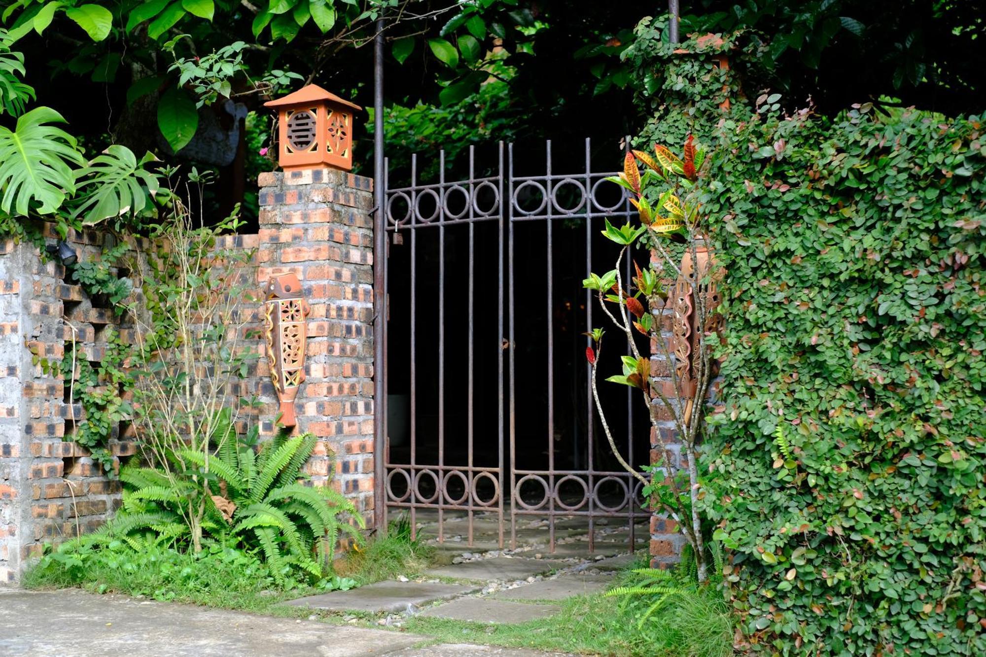 Blue Lagoon Cat Ba Hotel Dong Khe Sau Exterior photo