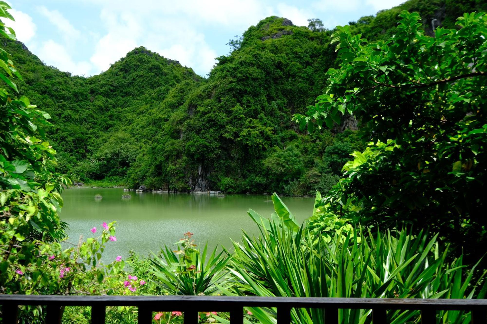 Blue Lagoon Cat Ba Hotel Dong Khe Sau Exterior photo